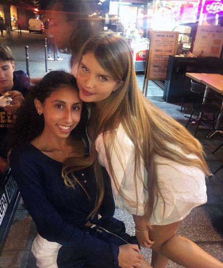 Elizabeth M photo 335