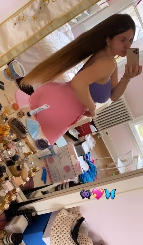 Elizabeth M photo 348