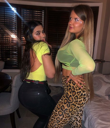 Elizabeth M photo 350