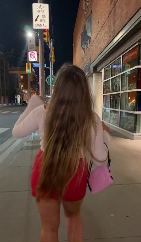 Elizabeth M photo 453