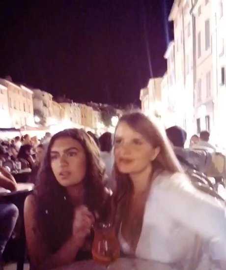 Elizabeth M photo 462