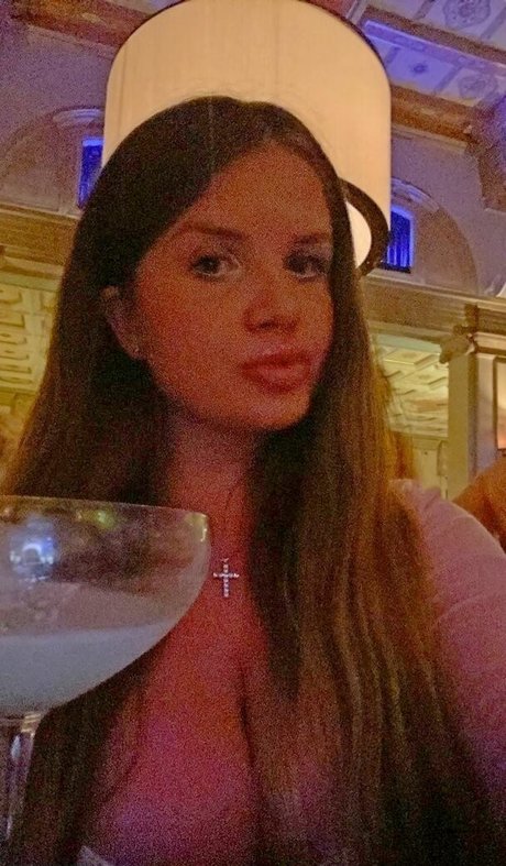 Elizabeth M photo 552