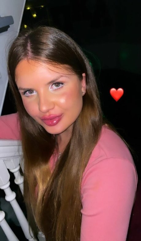 Elizabeth M photo 566