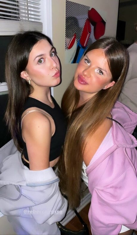 Elizabeth M photo 567