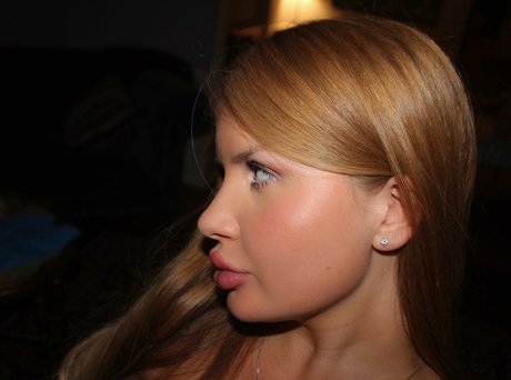 Elizabeth M photo 594