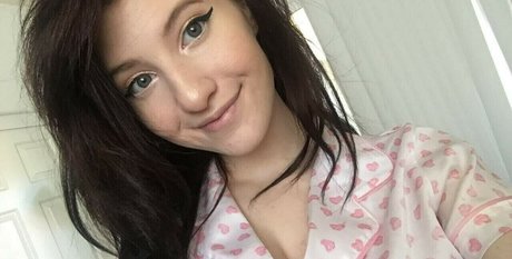 Elizabeth Reed photo 17