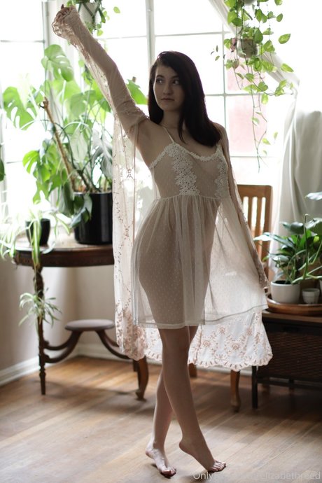 Elizabeth Reed photo 516
