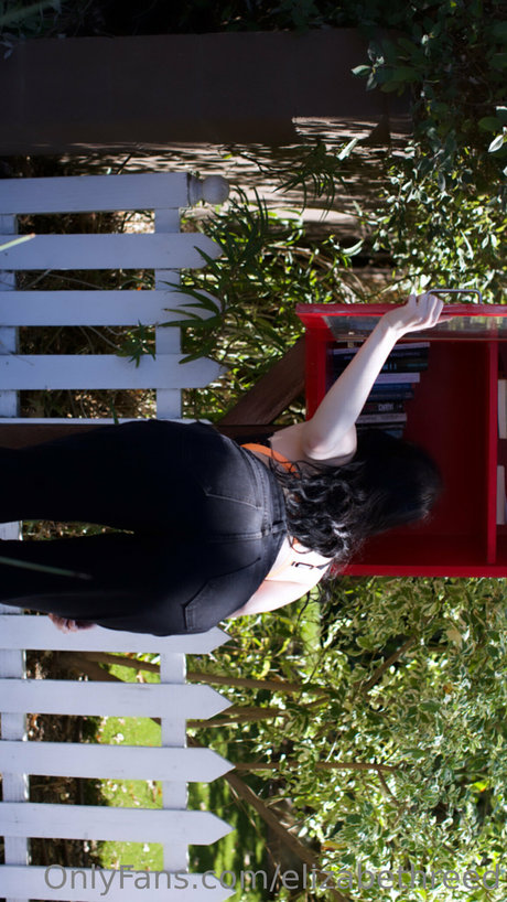 Elizabeth Reed photo 602