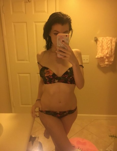 Elizabeth Reed photo 669