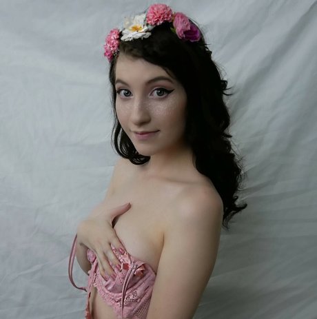 Elizabeth Reed photo 688