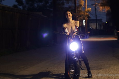 Elizabeth Reed photo 1070