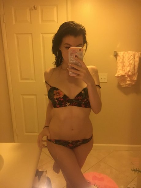 Elizabeth Reed photo 1108