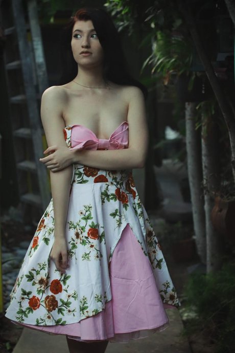 Elizabeth Reed photo 2118