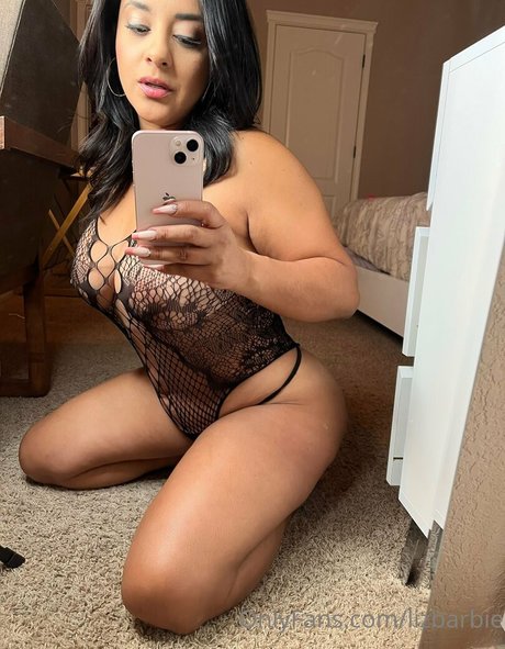 Elizabeth Retana photo 12