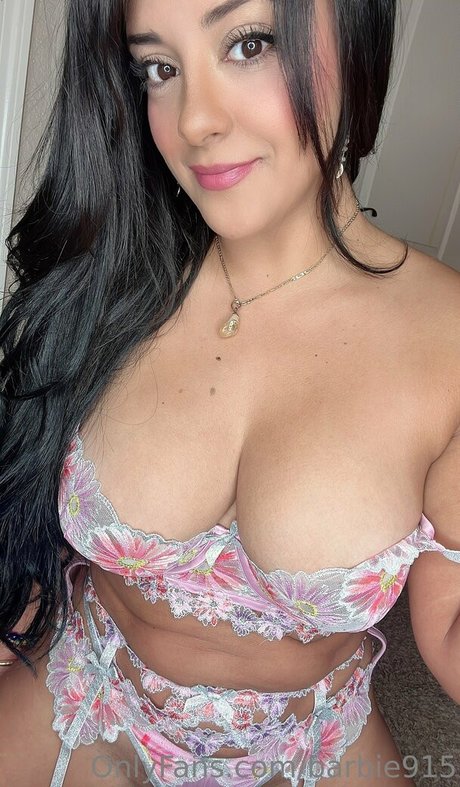 Elizabeth Retana photo 39