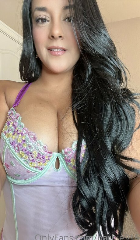 Elizabeth Retana photo 42
