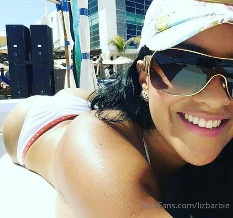 Elizabeth Retana photo 85