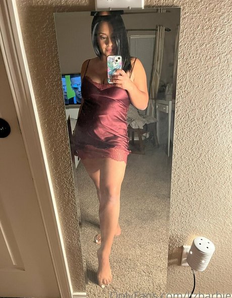 Elizabeth Retana photo 97