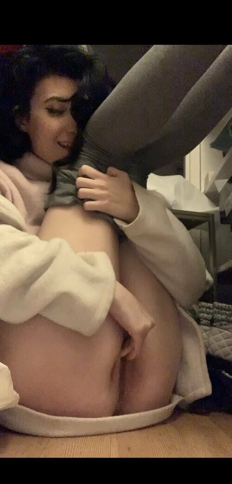 Elizabethreed photo 10