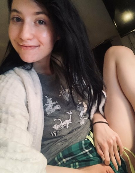 Elizabethreed photo 13