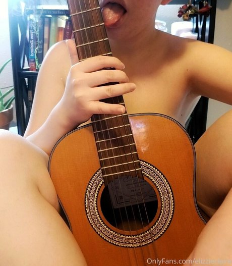 Elizzieclaire photo 69