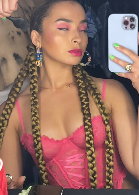 Ella Eyre photo 19