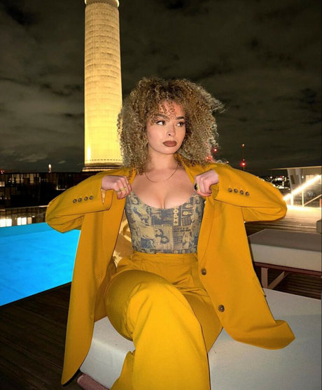 Ella Eyre photo 45