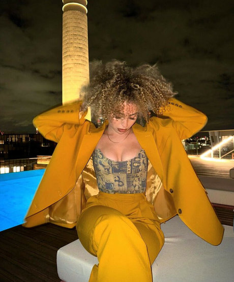 Ella Eyre photo 49