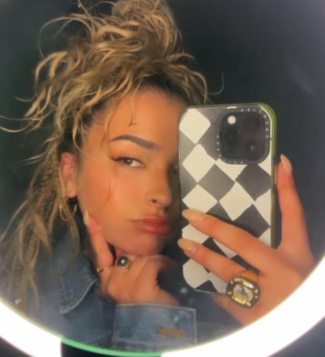 Ella Eyre photo 57