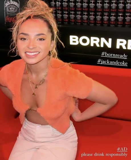 Ella Eyre photo 61