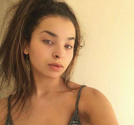 Ella Eyre photo 72