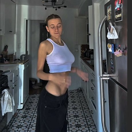 Ella Kernkamp photo 3