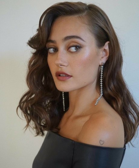 Ella Purnell photo 7