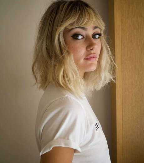 Ella Purnell photo 9