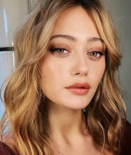Ella Purnell photo 37