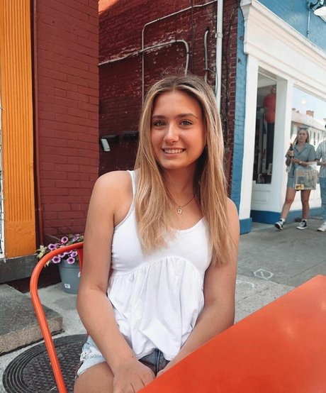 Ella Stewart photo 11