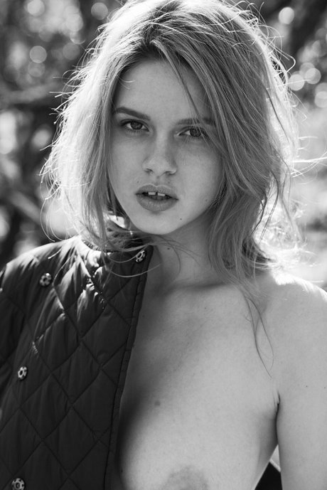 Elle Brittain photo 32