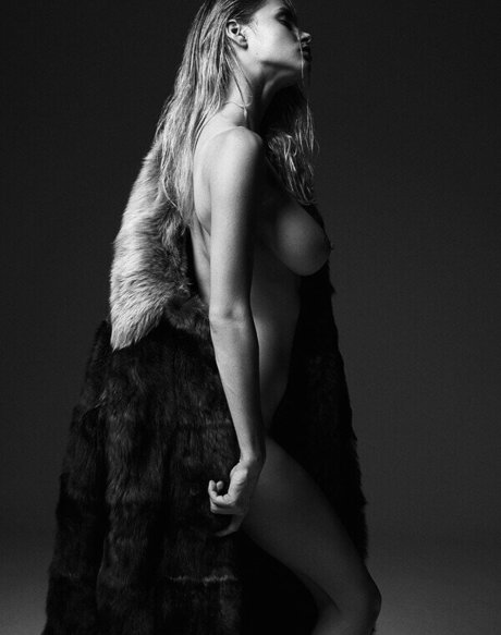 Elle Brittain photo 72