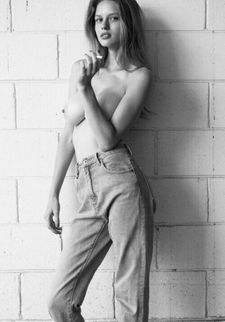 Elle Brittain photo 73