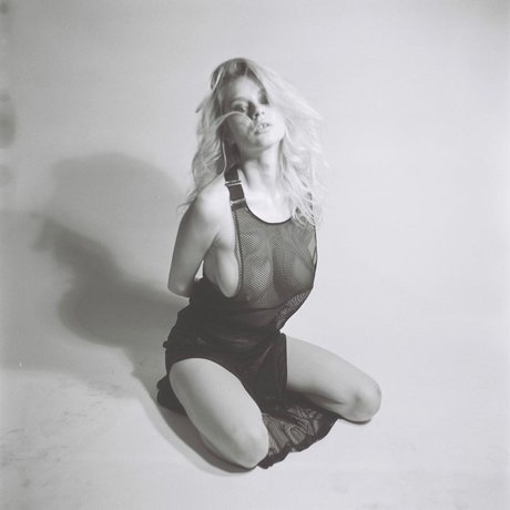 Elle Brittain photo 134