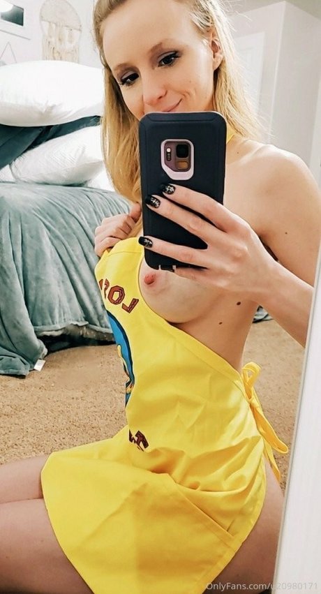 Elle Dainty photo 15