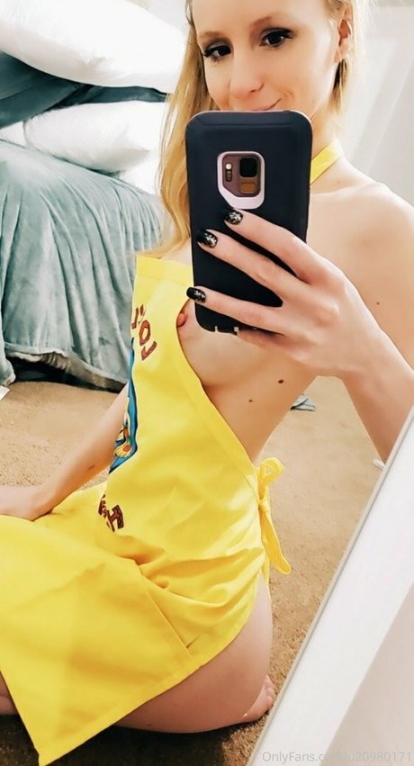Elle Dainty photo 18
