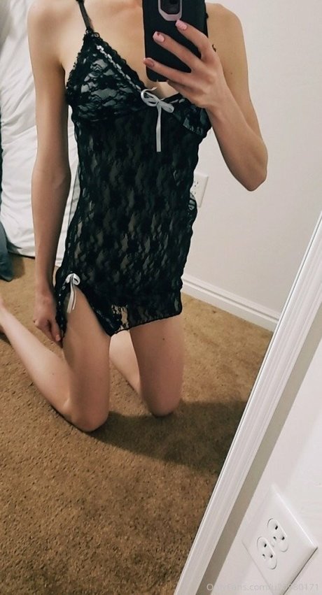 Elle Dainty photo 22