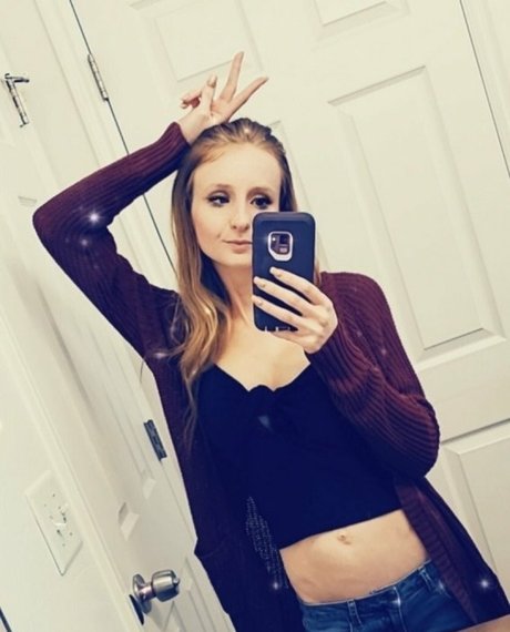 Elle Dainty photo 27
