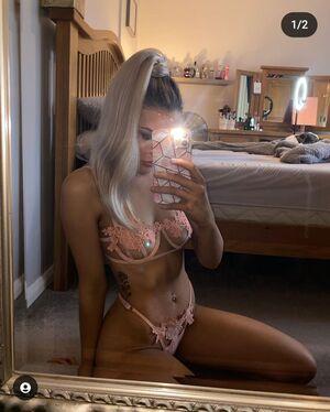 Elle Mcrthy photo 2