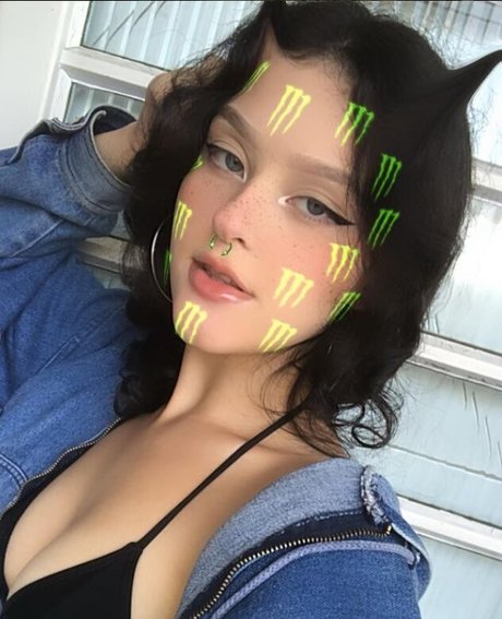 Ellen Maysa photo 19