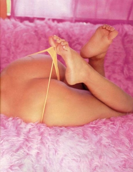 Ellen Rocche photo 18