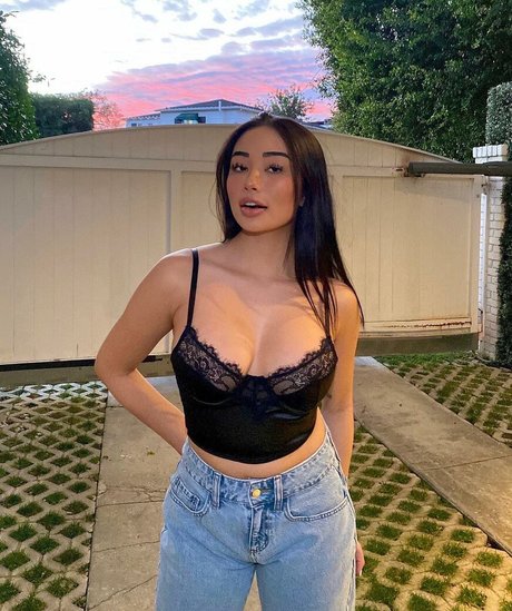 Ellerie Marie photo 26