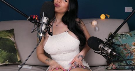 Ellie Alien ASMR photo 336