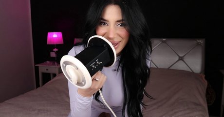 Ellie Alien ASMR photo 384